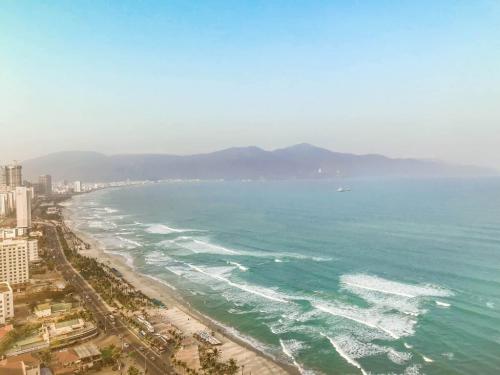 The Central of Vietnam has 2 beautiful beaches in the top 25 of Asia