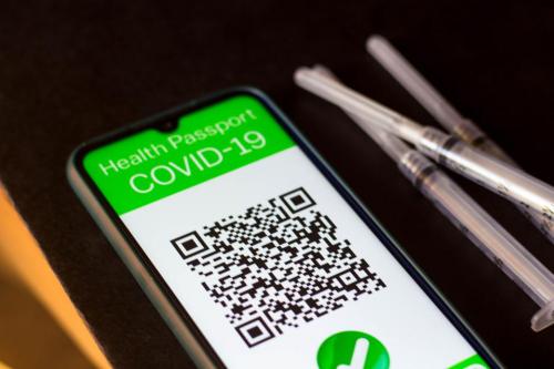 Piloting the opening of the door to international visitors through a vaccine passport