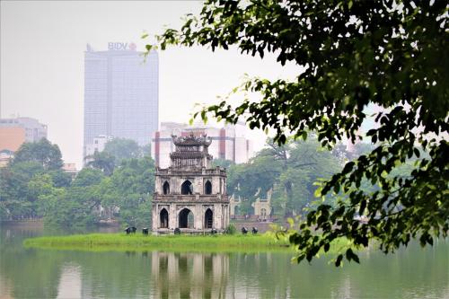 Hanoi to restore cultural values of lake in Temple of Literature complex