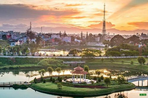 Travel guide: Lam Dong province