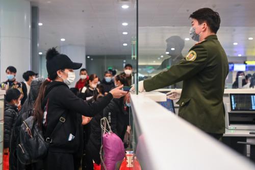 Proposing to abolish testing of people entering Vietnam