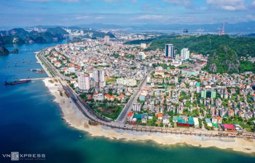 8 things to do in Ha Long as suggested by Westerners
