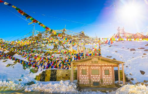 Indian people working in the Himalayas escape Covid-19