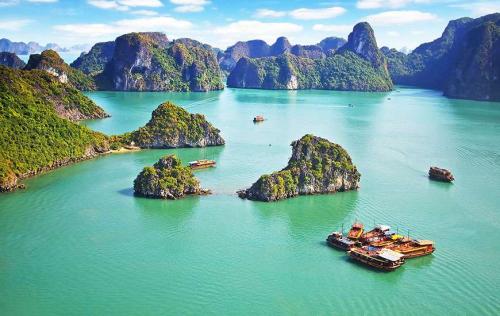Halong Bay - Hightlights & Travel guide