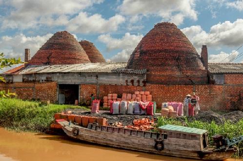 CHARMING MEKONG