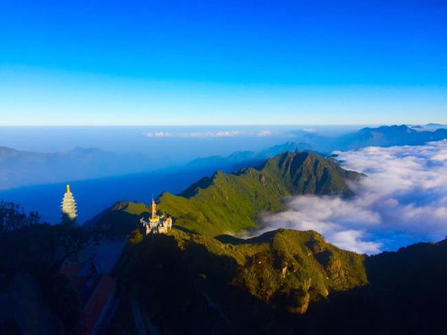 SIC: CONQUER FANSIPAN MOUNTAIN PEAK